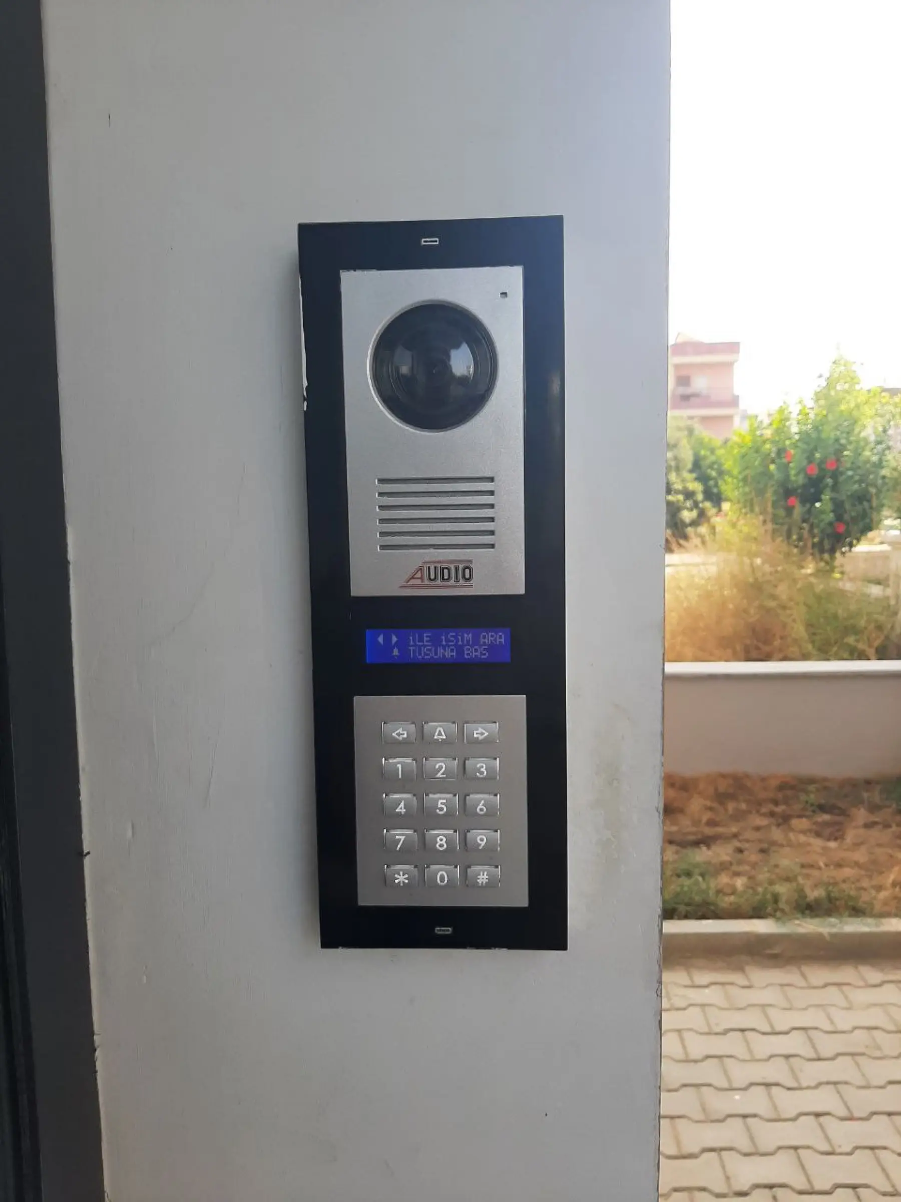 Street intercom with a keypad